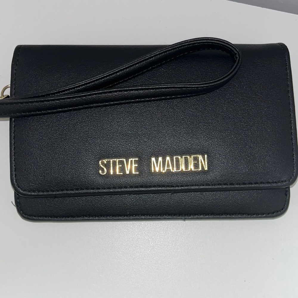 Steve Madden Wristlet